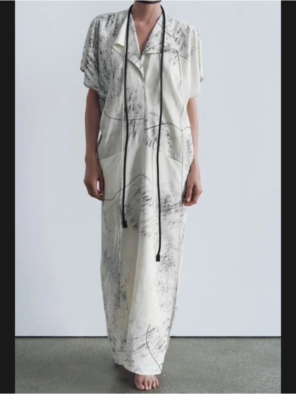 ZARA WOMAN FLOWING ZW COLLECTION PRINTED maxiโ DRESS ECRU BLACK